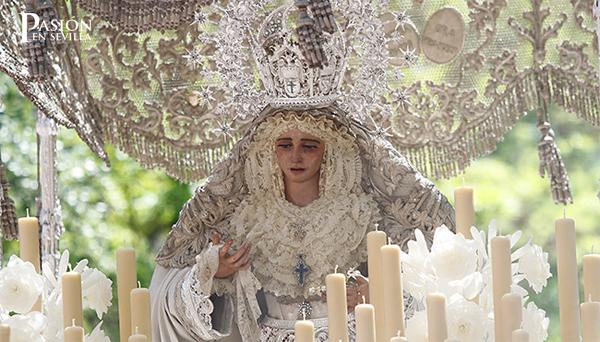 abcdesevilla's tweet photo. La Virgen de la @HermandadPaz recorrerá calles inéditas de El Porvenir http://t.co/TMJeH0tyac vía @PasionenSevilla http://t.co/NB3CZFIiIb