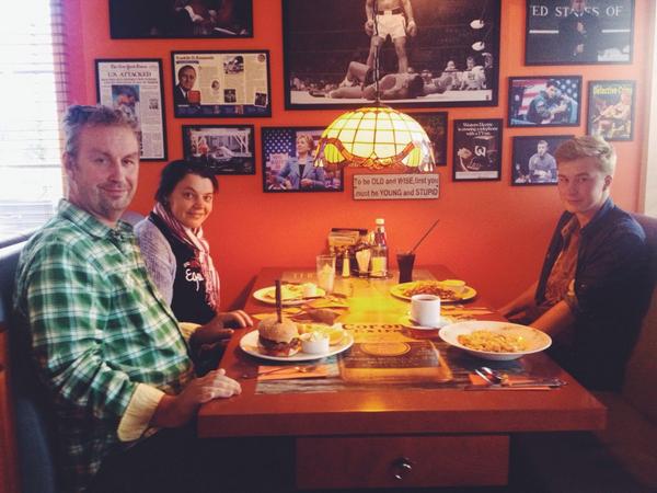 karmelkk's tweet photo. Babyback with the family cuz why not. http://t.co/jgOJgsyXSx