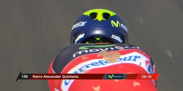 Movistar_Team's tweet photo. Maillot rasgado tras la dura caída. Sólo queda animar a @NairoQuinCo en lo que queda de CRI. #VengaNairo #LaVuelta http://t.co/dITPb8eqqy