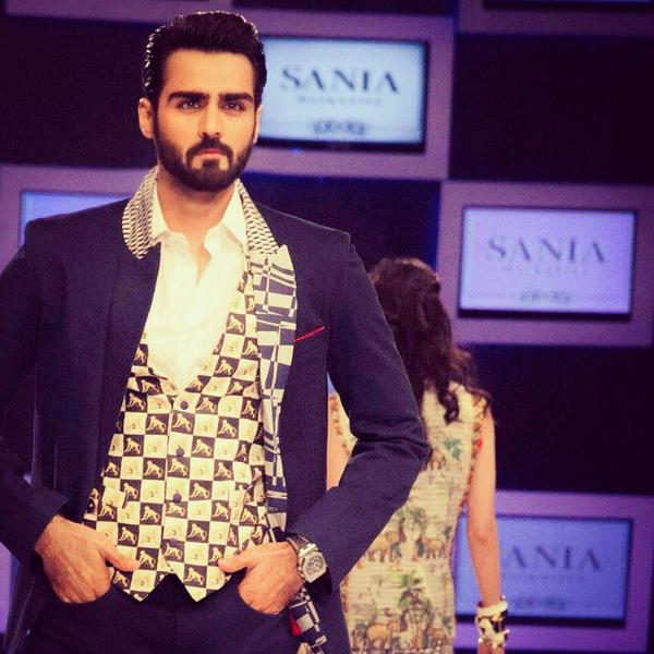 hasnainlehri's tweet photo. @hasnainlehri #sunsilk #fashionweek @SaniaMaskatiya
#latest #collection #at #PFDCsunsilk #PSFW2014 http://t.co/1C6PeNbKEs