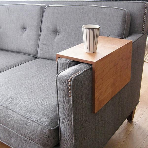 RussellHobbsFra's tweet photo. Cette table pour accoudoir est l’accessoire idéal pour déguster son thé confortablement ! #TeaTime #EnglishTouch http://t.co/D2vGp1q6lD