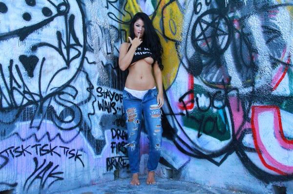 WnkbStudios's tweet photo. ASK ME I MIGHT @ArsenicMagazine  #tittytuesday #betheadventure #timestandingstill #theoddpeople #wknb http://t.co/V6tmJ6HINX