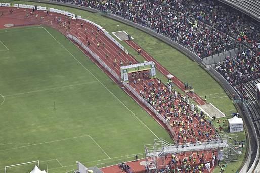 running_record's tweet photo. #GALERÍA: Así se vivió el Maratón de la Ciudad de México desde el aire http://t.co/0hU2J9MdkA http://t.co/TRfGUOF53E