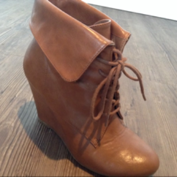 glassslipperc's tweet photo. My @ninewest #booties #Brittany http://t.co/X6tkVoT2Xk http://t.co/5xj7AtcNOd