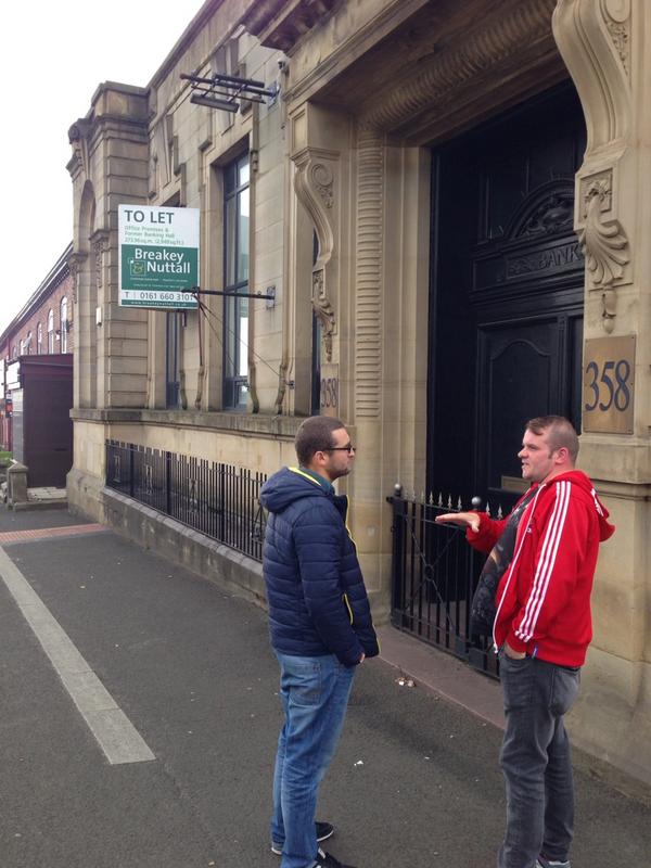 “@ROCUK2014: <a href="/lawrencebettany/">Lawrence Bettany</a> talking to Lee about a potential ROC Cafe in Oldham today ”...great location #timetopray