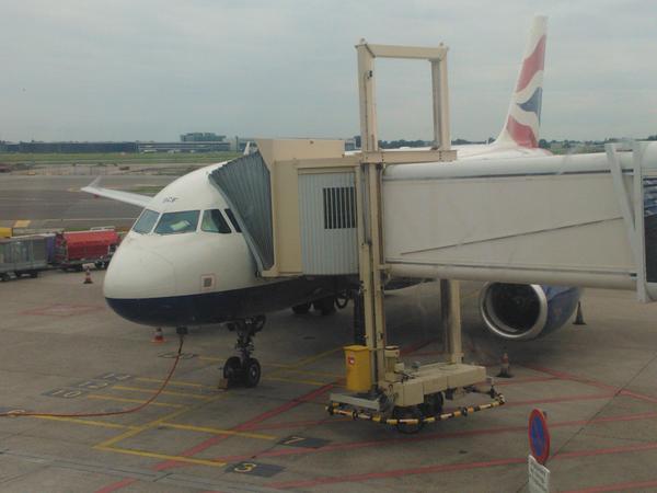 ellismorleyphto's tweet image. Here&apos;s my ride home. Zoom on my camera not great, ah well. #GDBCF #taxiwithwings :-)