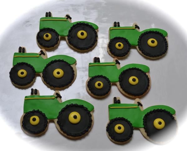 PamsCookies's tweet photo. #farm #tractors #cookies in #Abbotsford  great #gifts http://t.co/eLSY8OgWiP