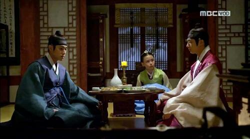 BwitS-ICIAIYdnF.jpg:large