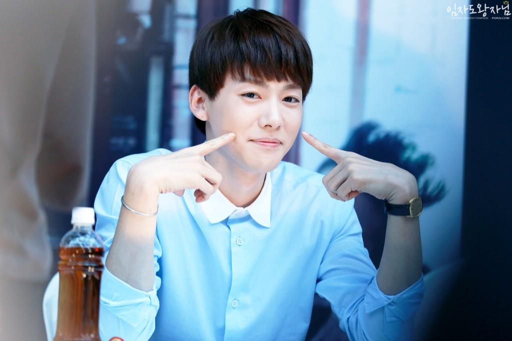 Bwiw_ARCYAATltx.jpg:large