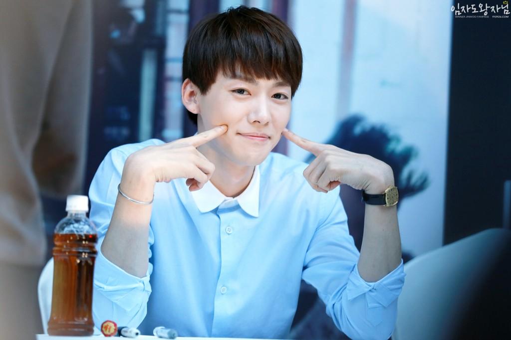 Bwiw_AgCAAAc8k_.jpg:large