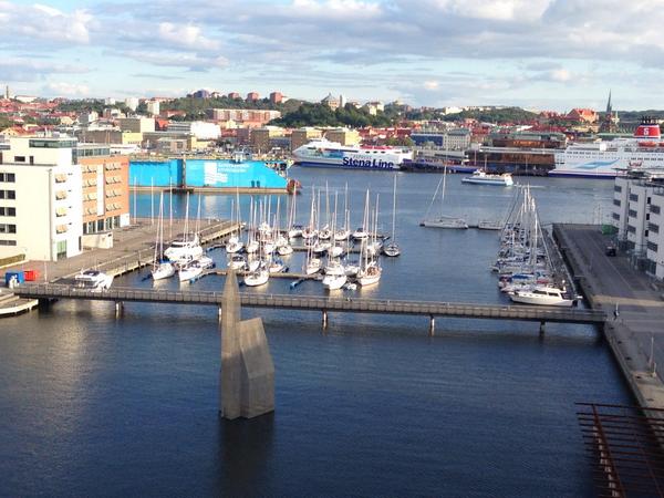 mparmo's tweet image. Been in Sweden for 2 days and now homeward bound but will miss my bedroom view from the hotel #myownbed