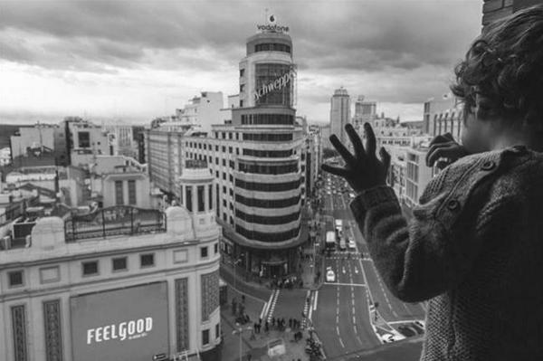 SecretosdeMadri's tweet photo. Madrid, tan lejos... tan cerca... ¡Buenas noches!  (Foto de Iulián Adrián y Alberto Roldán) http://t.co/srrEGFiT52