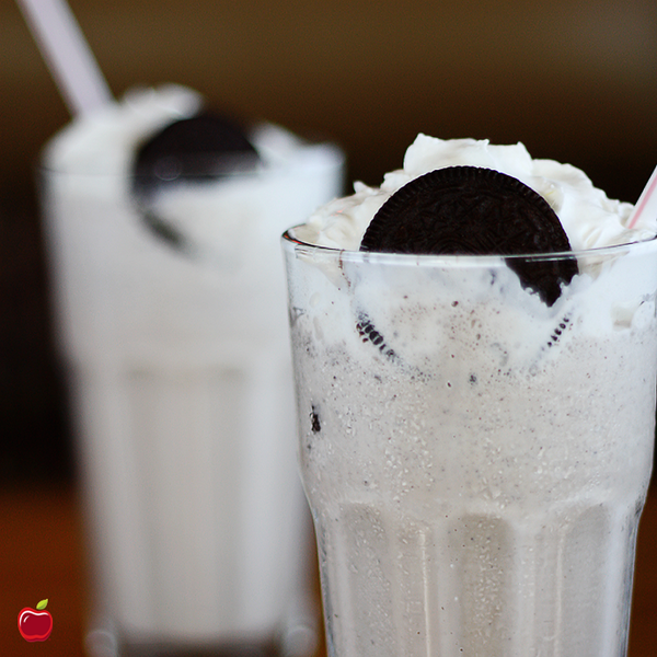 Applebees's tweet photo. Who is your #AppleBAE?
#TwoShakes
#AskCarter http://t.co/UNa4ZOGxQE