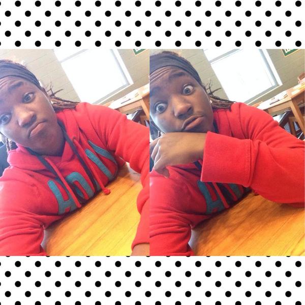 IFW_GirlsOnGirl's tweet image. Celfie 💁