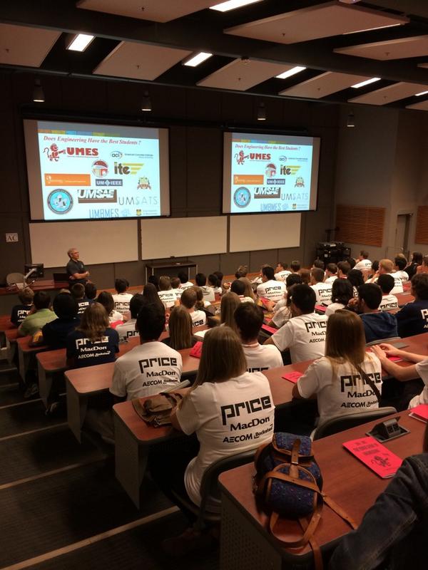 UMES_ENG's tweet photo. Dean Beddoes addressing all the bright young Frosh at #engo2014 #bestfaculty #bestorientation http://t.co/jUoRvwlW4l