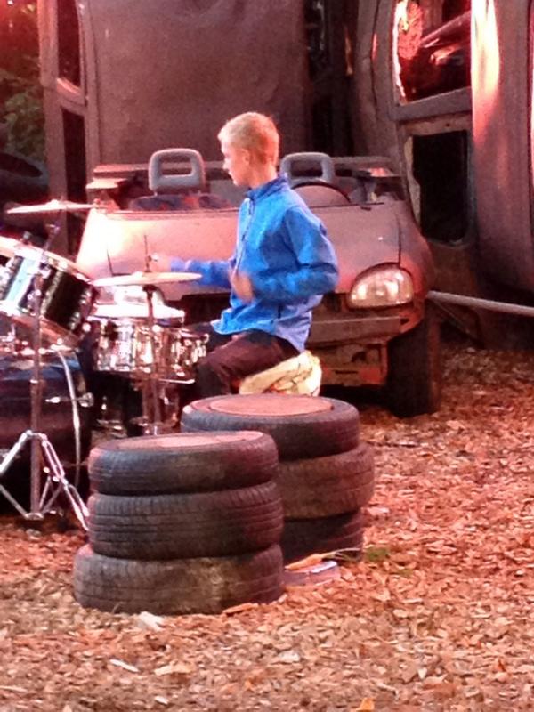 ILS_Jorwert's tweet image. De priis foar de measte manlike dûbelrollen is foar @YmeKramer. Earst drumme @HarmonieWeidum en dan de technyk yn.