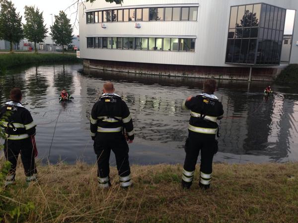 JoshuaKnol's tweet image. Droogpakken + grijpredding brandweer Hoorn