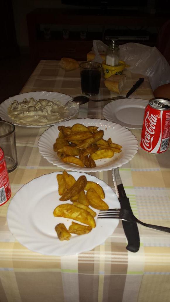 noelia_chama's tweet photo. Cenita buena que me prepara mi niña!! @Loreenaaa13 http://t.co/DIGbiNFUpK