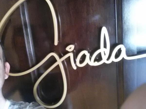 ChristopherLehm's tweet image. .@GDeLaurentiis having lunch at your place in #Vegas with @meredithsuz @MegHam02 #FoodDoneRight #GiadaLasVegas
