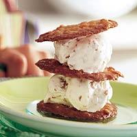 #Verduijns caramelized peanut biscuits on your ice is delicious !