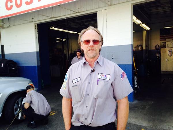 jeffchumphrey's tweet photo. Mechanic Jeff Olson saves life of one month old boy after cell phone ap calls Olson and directs him to patient. #kxky http://t.co/wikLKx5qT2