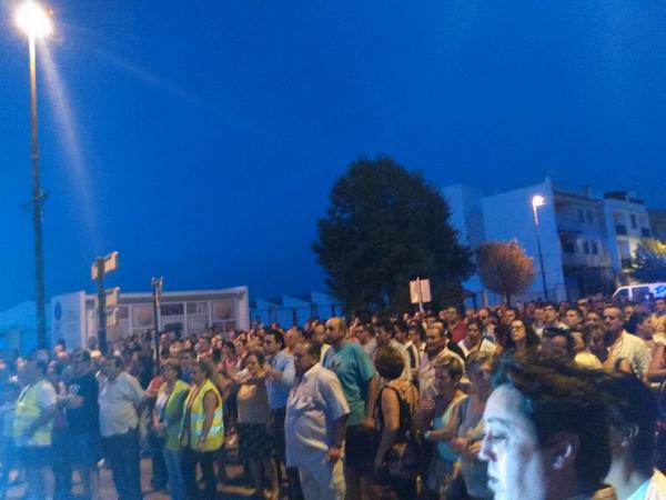 Estepanoticias's tweet photo. Manifestación por la Paz en #Estepa #Sevilla @EstepaPlataform http://t.co/9H7Okdb5tz