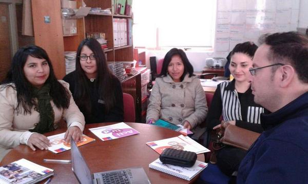 SENDATARAPACA's tweet photo. Alumnas de la Universidad Santo Tomás comienzan práctica profesional en  Oficinas Previene Iquique y Alto Hospicio. http://t.co/jpJu2BKlJN
