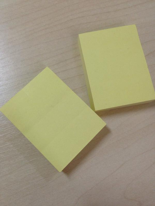 Julia_CCOM's tweet photo. Quem trabalha na minha área sabe o valor de um post-it! Ganhei dois hoje, ou seja, ganhei o dia! Haha http://t.co/yHulRlv2X5