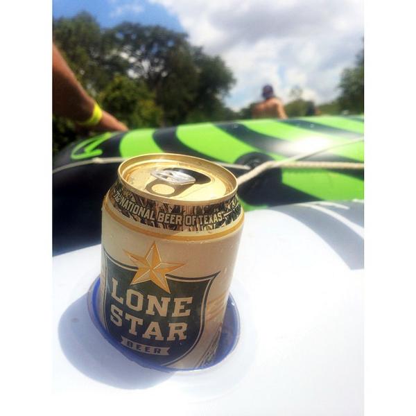LoneStarBeer's tweet image. Rafts with cup holders, the greatest invention since beer. #LoneStarBeer #RiverFloat