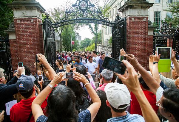 BrownUniversity's tweet image. Welcome, Class of 2018! #Brown2018