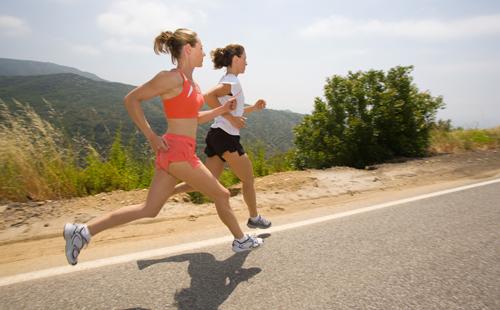 runnersworld's tweet photo. 25 of the most universally accepted rules of running: http://t.co/f8eyq3a54W http://t.co/7AKOw3qGux