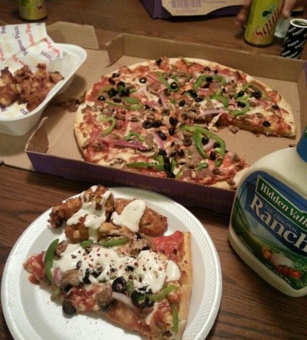 #FamilyDinnerTime
what's For dinner @PeterPiperPizza baby.
Da Werxs with extra sauce.