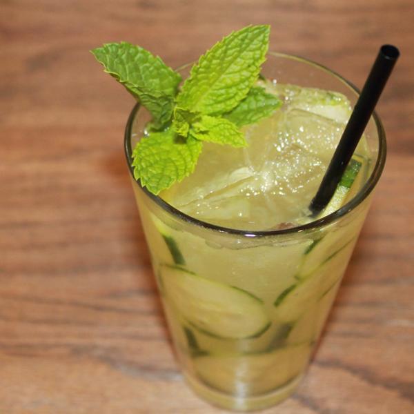 DeclanSuites's tweet image. Stop by the Deck 12 for a refreshing sample of one of our signature cocktails!!!  #deck12  #freesample #thirsty