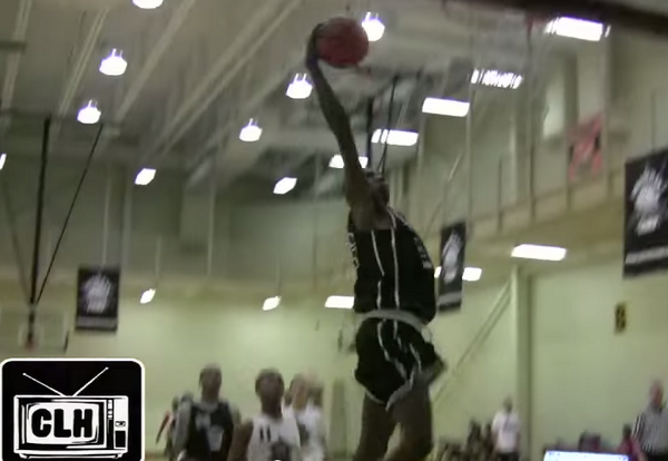 BleacherReport's tweet photo. VIDEO: Jalek Felton, nephew of Raymond, shows elite quickness and handles in his mixtape http://t.co/BpG5K4UWtD http://t.co/gSghwve7vk