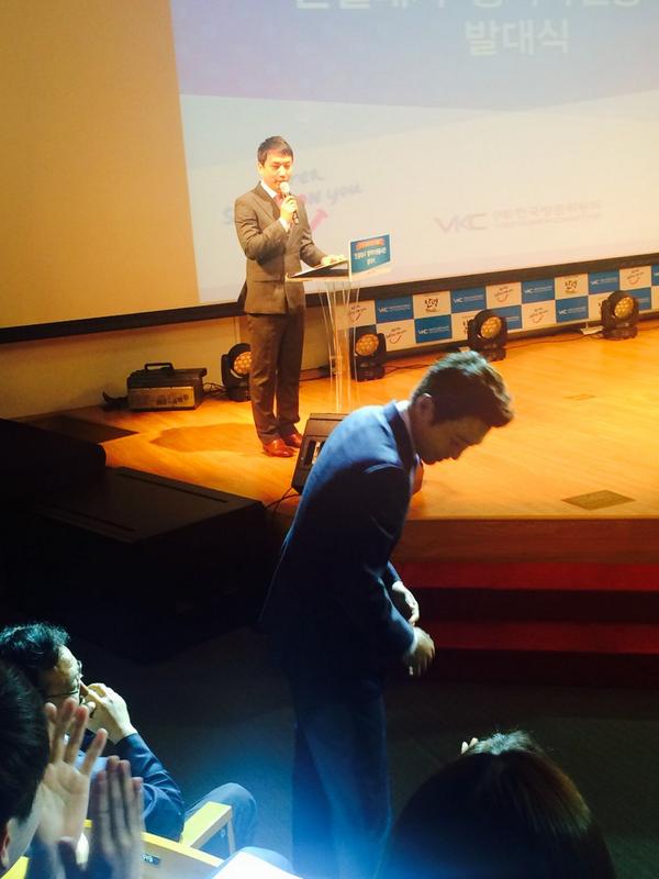 minokkim's tweet photo. 그 남자의 뒤태 http://t.co/KBNc2nCGr2