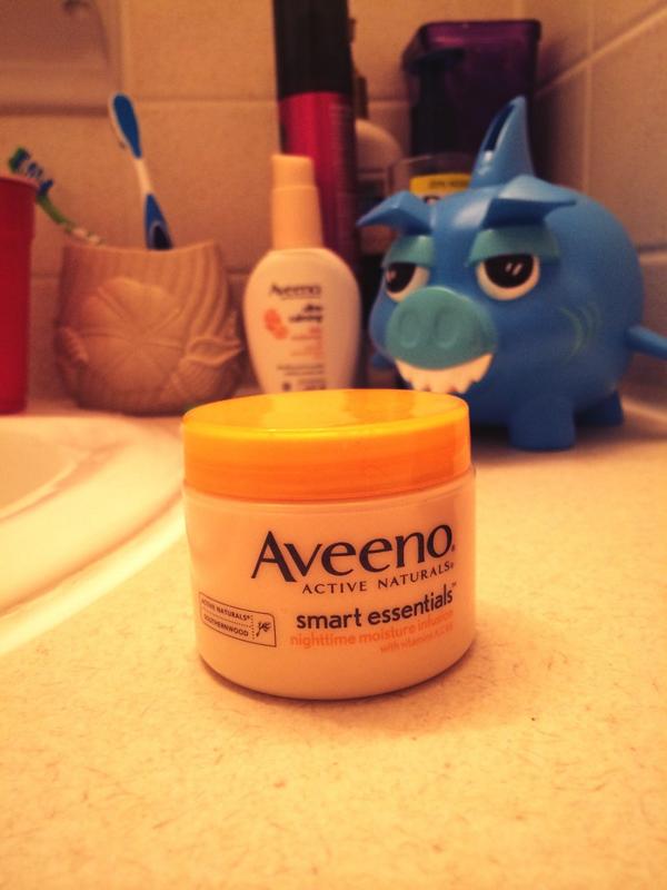wanderrlusstt's tweet photo. Okay #aveno let's home you actually work and clean some of this mess on my face up.. #nothingeverworks http://t.co/CRryqh1H7P