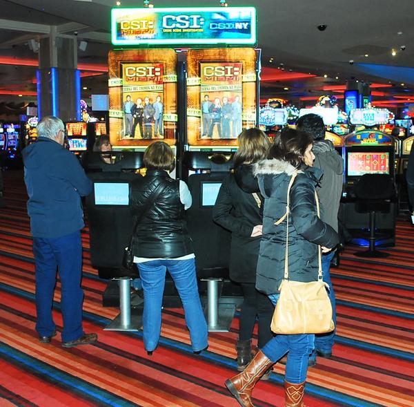 marinadelsol_'s tweet photo. 2 nuevas maquinas de juego han arribado a Casino @marinadelsol_ son máquinas de $5 y están esperando por ti. http://t.co/A1LrRi80pS
