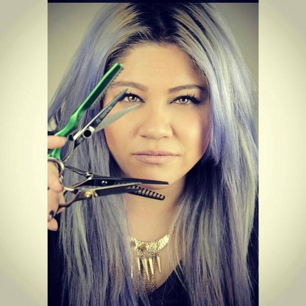 ProjectBlend's tweet photo. #ProjectBlend Celebrity Hair Stylist @BRITTANY_SHEARz http://t.co/TdKyY35MHp