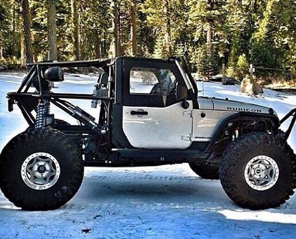 4x4rule's tweet photo. @BarbieJeepGrl89 @KricketJeeper @JeepSlutt @Jeep_olllllllo #Jeep #4x4 http://t.co/9sSlsEnncW