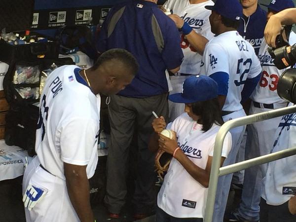 SportsCenter's tweet photo. How you know you've made it: Mo'ne Davis is giving Yasiel Puig HER autograph. (via @Dodgers) http://t.co/I5j3walNr6