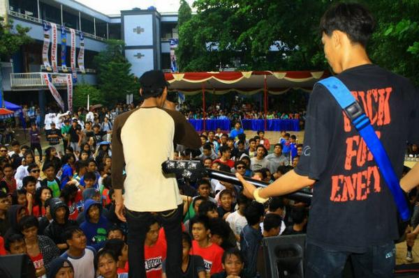 Sedikit nostalgia dengan foto lama ini..