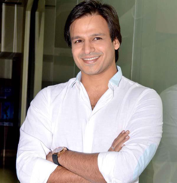 Vivek Oberoi is celebrating his birthday today!!!

iMusti wishes him a very Happy Birthday!

 