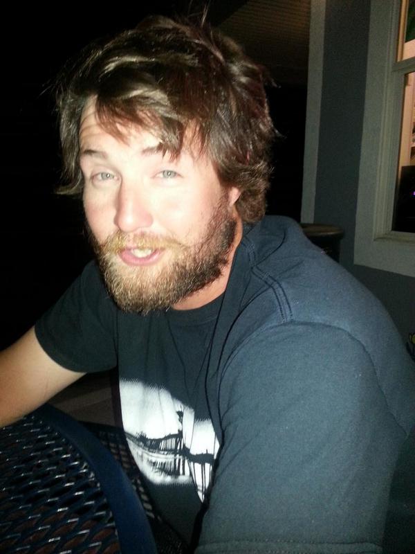 New picture (surprise taken by a friend) for @notadume This is what a flash at 10pm does.LMAO