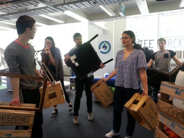 pennyhagen's tweet image. Teams heading out to test ideas &amp;amp; assumptions #lifehacklabs #gettingoutofthebuilding #prototyping