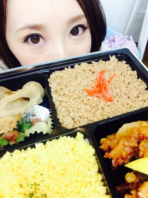 おひるごはーん♡ そぼろ♡ http://t.co/erAztbgByM<a href="/tag/ryugagotoku"class="tags"><span>#ryugagotoku</span></a>