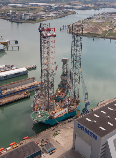 IHSMarkitMandT's tweet photo. Damen slashes repair schedule by 25% http://t.co/35s92u58yz @Damen #shipyards #cranes #maritime http://t.co/PC8m5JVxRz