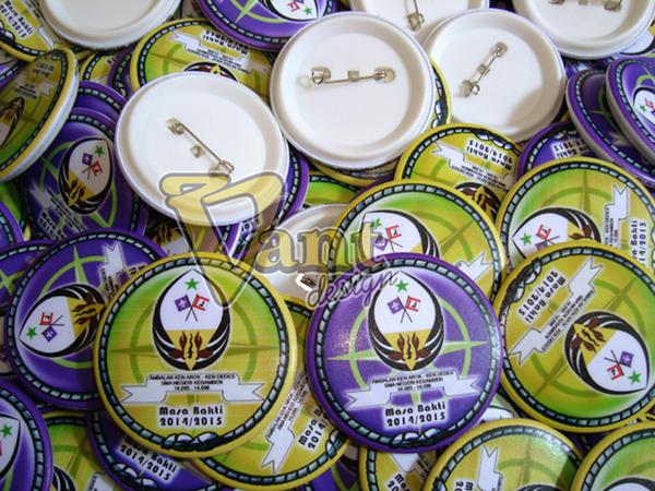 VANTdesign's tweet photo. Pin Pramuka SMAN Kesamben http://t.co/0mEVnqwNCI