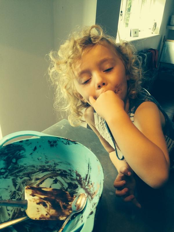 ElOBrien's tweet image. Licking the bowl #simpleasures