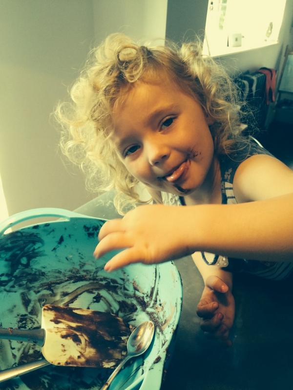 ElOBrien's tweet image. Licking the bowl #simpleasures