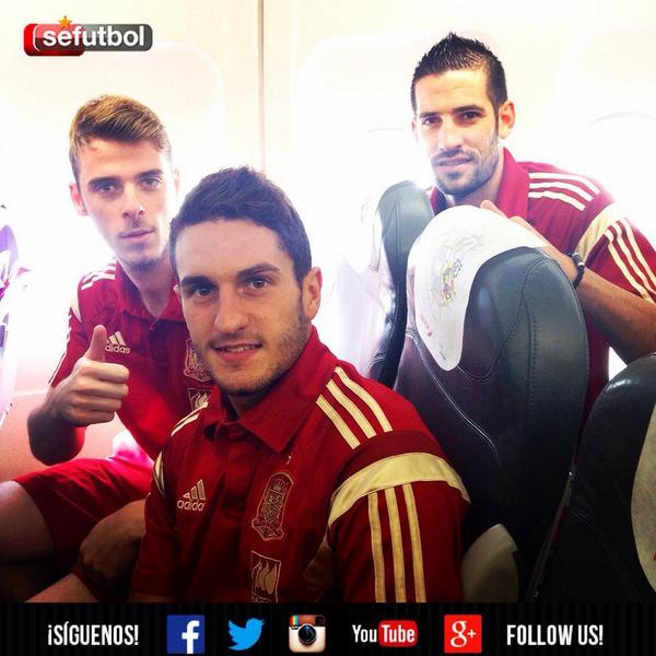 La selección española de Fútbol, a punto de despegar desde #MADRID rumbo a #PARÍS con @iberia. Foto via @SeFutbol